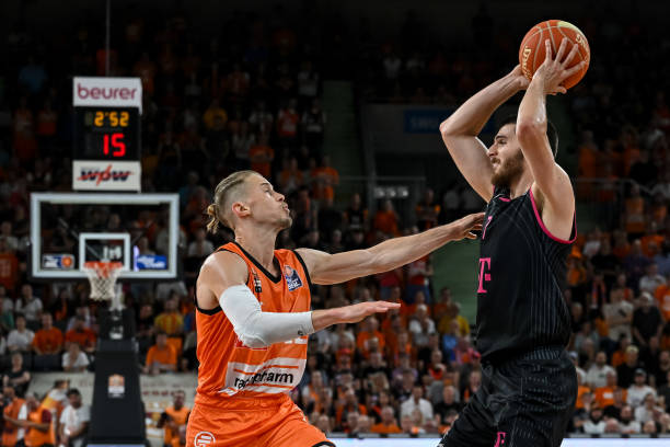 示出了极高 示出了极高