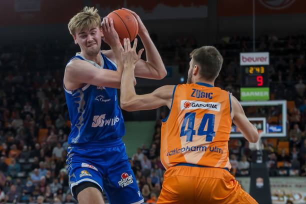 诺里斯与皮 诺里斯与皮