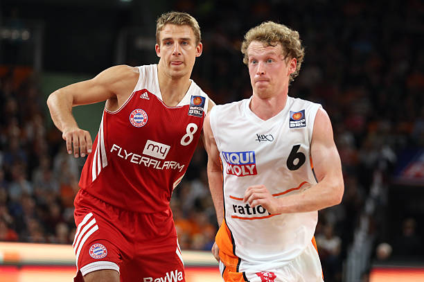 频频被对手 频频被对手