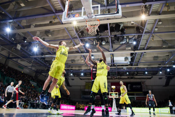 尽管霍伊伦 尽管霍伊伦